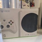 Xbox series S with 2 controller (Pre-Owned)